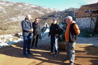 Kašćelan: Za godinu rekonstruisali 30 kilometara lokalnih i seoskih puteva Kašćelan: Za godinu rekonstruisali 30 kilometara lokalnih i seoskih puteva