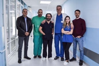 Prvi put u Crnoj Gori: Izvedena operacija deformiteta skolioze kičmenog stuba Prvi put u Crnoj Gori: Izvedena operacija deformiteta skolioze kičmenog stuba