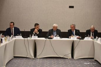 Marković na sjednici Socijalnog savjeta: Visoka saglasnost socijalnih partnera o svim pitanjima Marković na sjednici Socijalnog savjeta: Visoka saglasnost socijalnih partnera o svim pitanjima