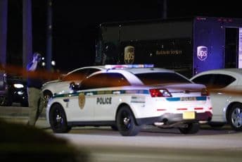 SAD: U mornaričkoj bazi ubijene tri osobe SAD: U mornaričkoj bazi ubijene tri osobe