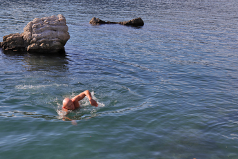 Decembarsko kupanje u Herceg Novom: Ljeto za Vaska traje 12 mjeseci Foto: Radio Jadran