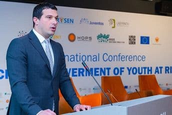 Janović: Važno je na vrijeme prepoznati potrebe mladih u riziku i odgovoriti na njih Janović: Važno je na vrijeme prepoznati potrebe mladih u riziku i odgovoriti na njih