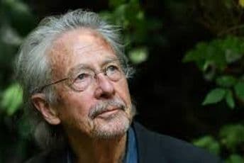 Peteru Handkeu uručena Nobelova nagrada za književnost Peteru Handkeu uručena Nobelova nagrada za književnost