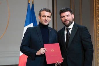 Ivanišević predao akreditivno pismo Emanuelu Makronu Ivanišević predao akreditivno pismo Emanuelu Makronu