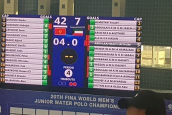 "Ajkulice" demolirale domaćina na startu SP! "Ajkulice" demolirale domaćina na startu SP!