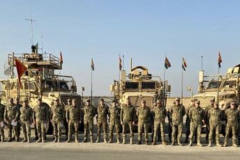 Dakić i Filipović posjetili crnogorske vojnike u Avganistanu Dakić i Filipović posjetili crnogorske vojnike u Avganistanu