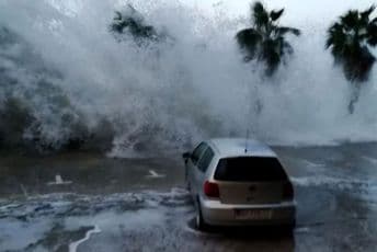 Dalmaciju zahvatila ciklonalna plima, poplavljene rive i obale Dalmaciju zahvatila ciklonalna plima, poplavljene rive i obale