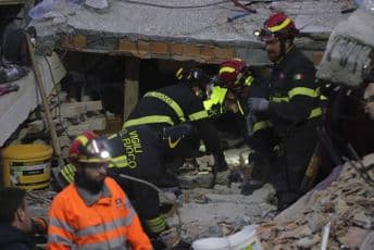 Hapšenja poslije zemljotresa u Albaniji Hapšenja poslije zemljotresa u Albaniji