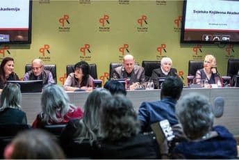 Poezija zbližava ljude iz cijelog svijeta Poezija zbližava ljude iz cijelog svijeta