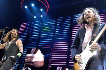 Frušante nakon deset godina ponovo gitarista Pepersa Džon Frušante (desno); Foto: Getty Images