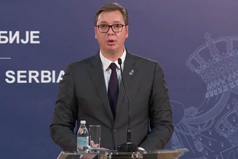 Vučić: Nemam problem da razgovaram sa Đukanovićem, dobro što je srpski narod pokazao jedinstvo Vučić: Nemam problem da razgovaram sa Đukanovićem, dobro što je srpski narod pokazao jedinstvo