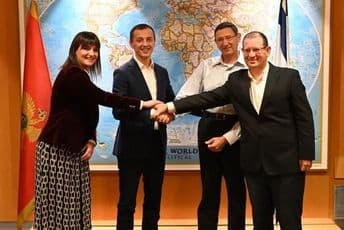 Ugrađuju mitraljeze 12,7 mm i potpunu zaštitu od spoljnih prijetnji Ugrađuju mitraljeze 12,7 mm i potpunu zaštitu od spoljnih prijetnji