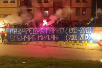 Navijači iz Niša odali poštu tragično stradalim „Varvarima“ (VIDEO) Navijači iz Niša odali poštu tragično stradalim „Varvarima“ (VIDEO)
