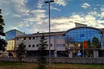 Direktor Đokaj nije prošao dodatnu obuku Zavoda, tražili smo izjašnjenje Direktor Đokaj nije prošao dodatnu obuku Zavoda, tražili smo izjašnjenje