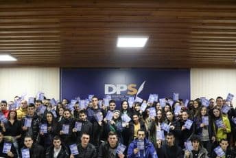 Zašto mladi ulaze u politiku: Čisti interes i pomalo ideologije