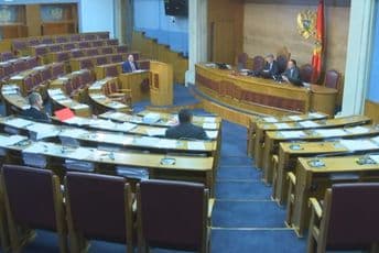 Samo Damjanović i Popović došli na sjednicu (VIDEO) Samo Damjanović i Popović došli na sjednicu (VIDEO)