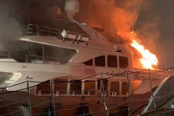 Pjevaču se zapalila jahta vrijedna sedam miliona dolara Pjevaču se zapalila jahta vrijedna sedam miliona dolara