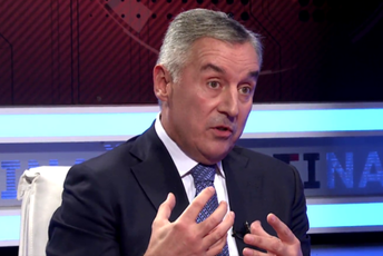 Đukanović: Iznošenje moštiju Svetog Vasilija svetogrđe i nezakonito, nema zrnca istine da iza ranjavanja Davidovića stoji Crna Gora Đukanović: Iznošenje moštiju Svetog Vasilija svetogrđe i nezakonito, nema zrnca istine da iza ranjavanja Davidovića stoji Crna Gora