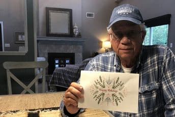 Platio struju za 36 porodica koje nijesu imale novca Platio struju za 36 porodica koje nijesu imale novca