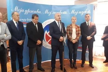 SNP: Vlast da izvaga da li joj se isplati sukob sa Bogom i vjernim narodom SNP: Vlast da izvaga da li joj se isplati sukob sa Bogom i vjernim narodom