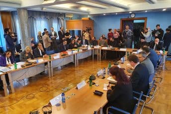 Odbor podržao zakon; Tonsati: Nije vrijeme za zakon; Pažin: Nije mi jasno što SPC odbija registar Portal Analitika