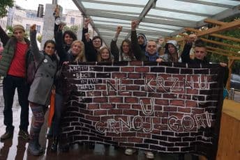 Prvi crnogorski marš protiv krzna održan u Podgorici Prvi crnogorski marš protiv krzna održan u Podgorici