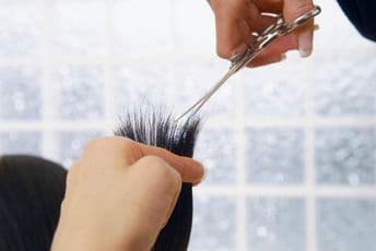 Upucao frizera jer je napravio lošu frizuru njegovom sinu Upucao frizera jer je napravio lošu frizuru njegovom sinu