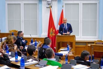 Prijestonica usvojila budžet za 2020. i smanjila dug za oko milion Prijestonica usvojila budžet za 2020. i smanjila dug za oko milion