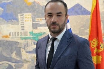 Crnogorska vojska, pleme i crkva uvijek bili ujedinjeni u ideji o nezavisnoj Crnoj Gori Crnogorska vojska, pleme i crkva uvijek bili ujedinjeni u ideji o nezavisnoj Crnoj Gori