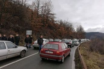 Građani blokirali put Bijelo Polje – Berane (VIDEO) Foto: IN4S