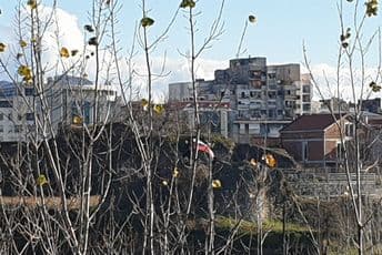 FOTO: Na tzv. "Nemanjinom gradu" razvili srpsku trobojku FOTO: Na tzv. "Nemanjinom gradu" razvili srpsku trobojku