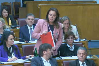 Pejović: Sveštena lica SPC preko SMS poruka kunu moju kuću i porodicu Pejović: Sveštena lica SPC preko SMS poruka kunu moju kuću i porodicu