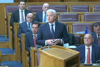 Marković: Pokušao sam da ubijedim Amfilohija da se ne ugrožava imovina Marković: Pokušao sam da ubijedim Amfilohija da se ne ugrožava imovina