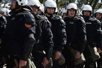 Vlada policajcima na terenu: Zaslužujete poštovanje svakog građanina Vlada policajcima na terenu: Zaslužujete poštovanje svakog građanina