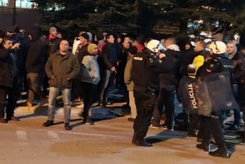 Nikšić: Razišli se demonstranti, saobraćaj se odvija normalno Nikšić: Razišli se demonstranti, saobraćaj se odvija normalno