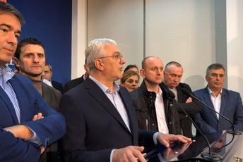 DF: Đukanović da povuče Zakon o slobodi vjeroispovijesti i otpočne dijalog sa SPC DF: Đukanović da povuče Zakon o slobodi vjeroispovijesti i otpočne dijalog sa SPC