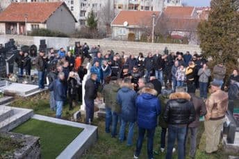 Crnogorska pravoslavna crkva služila parastos poginulim crnogorskim komitima Crnogorska pravoslavna crkva služila parastos poginulim crnogorskim komitima