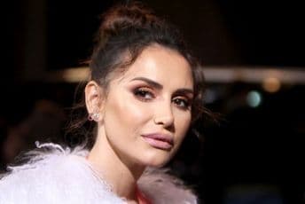 Emina i Mustafa na putovanju sa sinovima: Pjevačica ne skida osjmeh sa lica i poručuje … Emina i Mustafa na putovanju sa sinovima: Pjevačica ne skida osjmeh sa lica i poručuje …