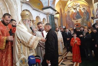 Amfilohije odlikovao Miloja Šćepanovića Amfilohije odlikovao Miloja Šćepanovića