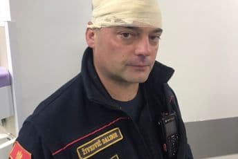 Huligani kamenovali policiju, četiri policijska službenika povrijeđena (VIDEO) Huligani kamenovali policiju, četiri policijska službenika povrijeđena (VIDEO)