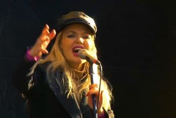 Drugi dan Novogodišnjeg programa u Budvi: Publiku zagrijali Lena Kovačević, Neno Belan, Gradska muzika Budve… Drugi dan Novogodišnjeg programa u Budvi: Publiku zagrijali Lena Kovačević, Neno Belan, Gradska muzika Budve…