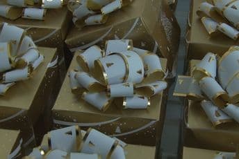 Aerodromi organizovali svečani doček za putnike koji danas i sjutra dolaze u CG Aerodromi organizovali svečani doček za putnike koji danas i sjutra dolaze u CG