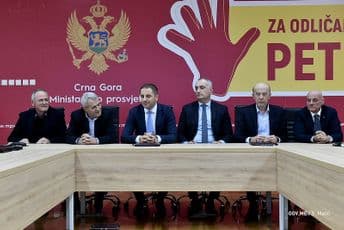 Ozvaničeno povećanje zarada: Potpisani kolektivni ugovori u prosvjeti Ozvaničeno povećanje zarada: Potpisani kolektivni ugovori u prosvjeti