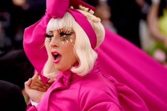 Lejdi Gaga: Silovana sam više puta, trauma je dio mog života Lejdi Gaga: Silovana sam više puta, trauma je dio mog života