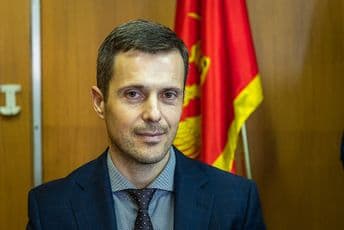 Mujović: Bolovanja ne smiju da ugroze funkcionisanje sistema Mujović: Bolovanja ne smiju da ugroze funkcionisanje sistema