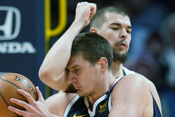 Povratak Irvinga, Niksi srušili Majami, Denver Kliperse (VIDEO) Foto: AP Photo/Jack Dempsey