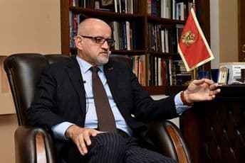 Nema juriša na imovinu, Mitropolija je bila izvan zakona, u CG nikada nijesu skrnavljeni simboli Srbije Nema juriša na imovinu, Mitropolija je bila izvan zakona, u CG nikada nijesu skrnavljeni simboli Srbije