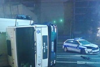 Karambol ispred Vlade Srbije, u lančanom sudaru povrijeđeni policajci RTS