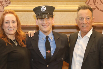 Sin Brusa Springstina postao vatrogasac Foto: Sky News