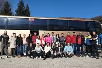 Studenti Univerziteta Crne Gore od danas na praktičnoj nastavi skijanja na Kopaoniku Studenti Univerziteta Crne Gore od danas na praktičnoj nastavi skijanja na Kopaoniku